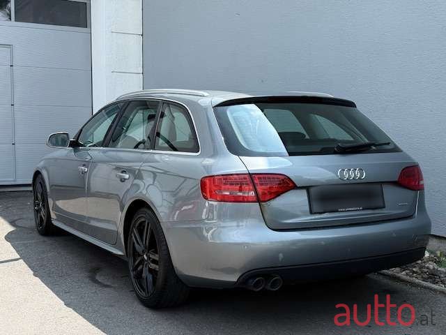 2010' Audi A4 photo #2