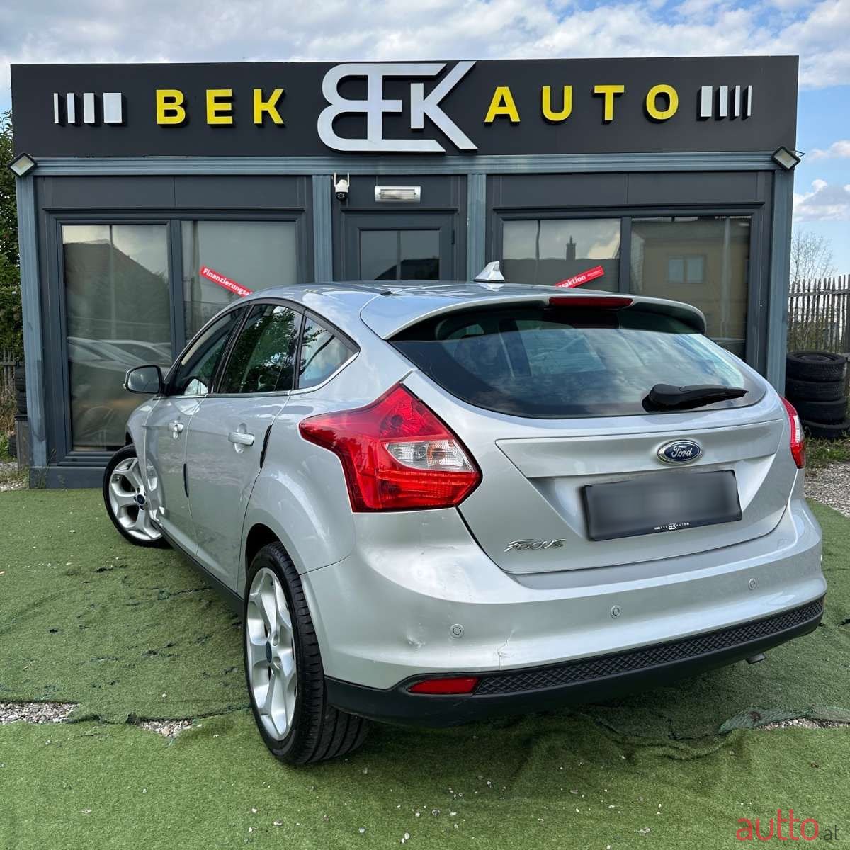 2011' Ford Focus photo #3