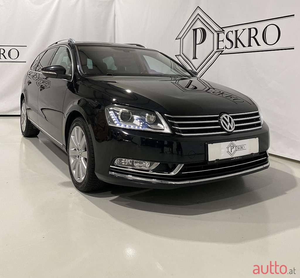 2011' Volkswagen Passat photo #1