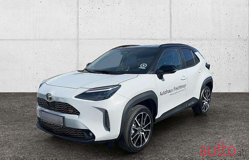 2024' Toyota Yaris Cross photo #1