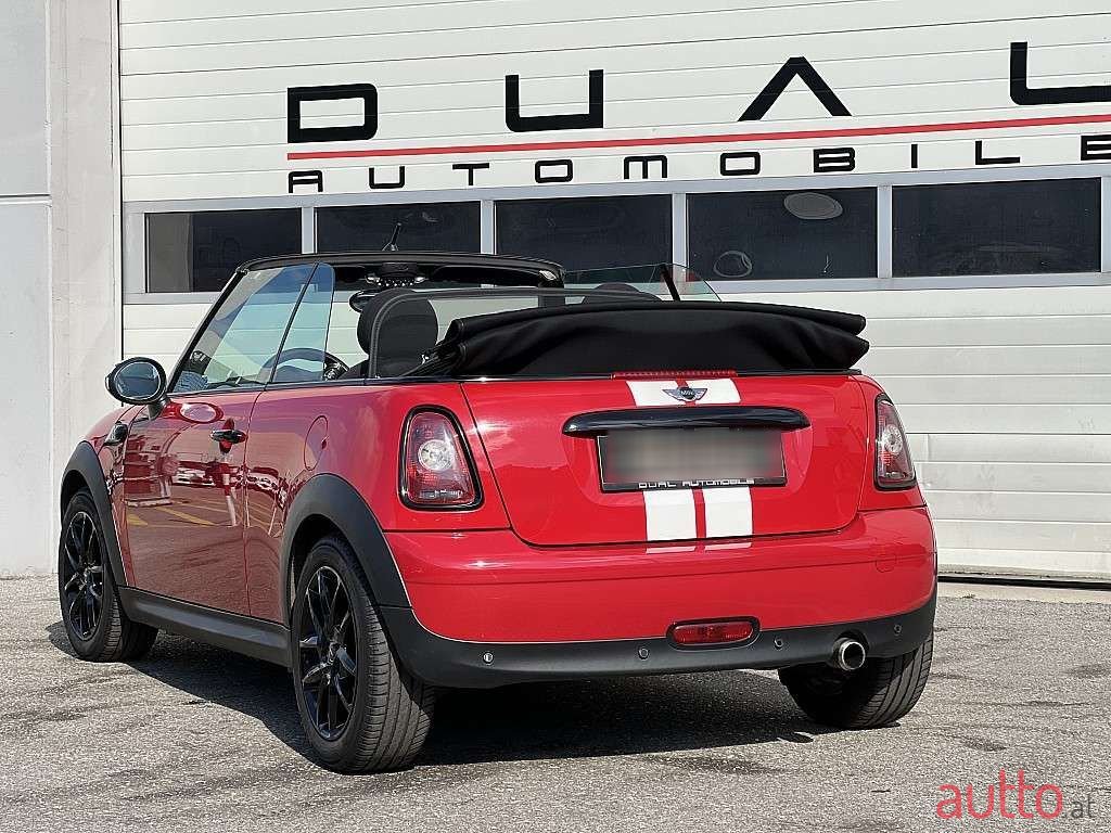 2010' MINI Cabrio photo #4