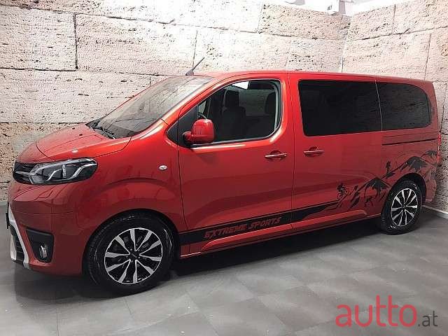 2020' Toyota Proace photo #2