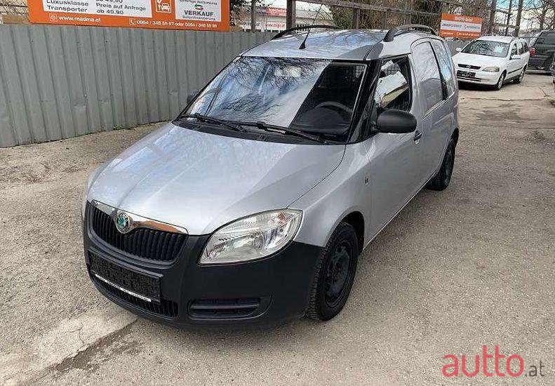 2009' Skoda Roomster photo #1