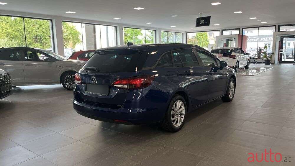 2020' Opel Astra photo #6