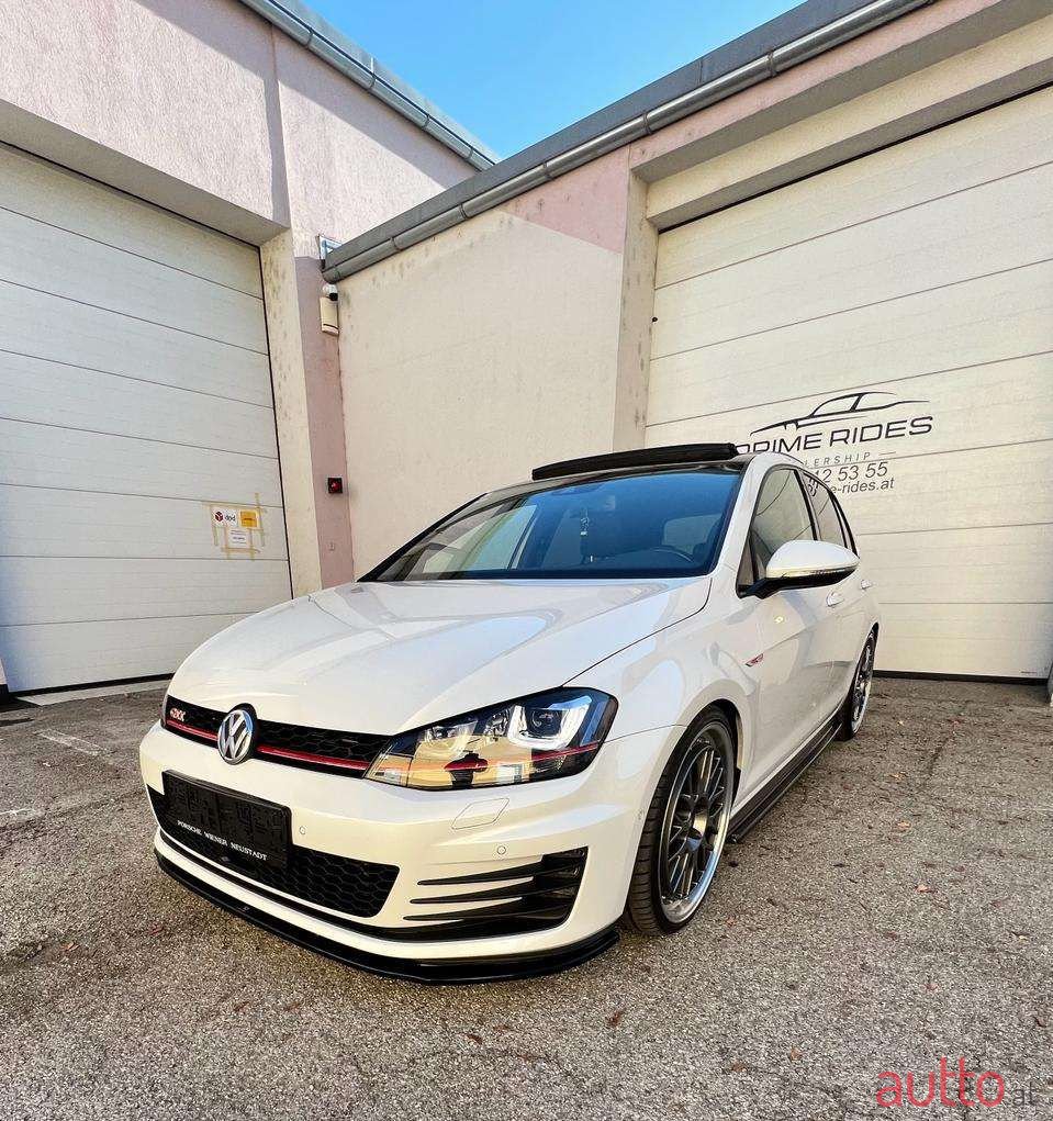 2016' Volkswagen Golf photo #6