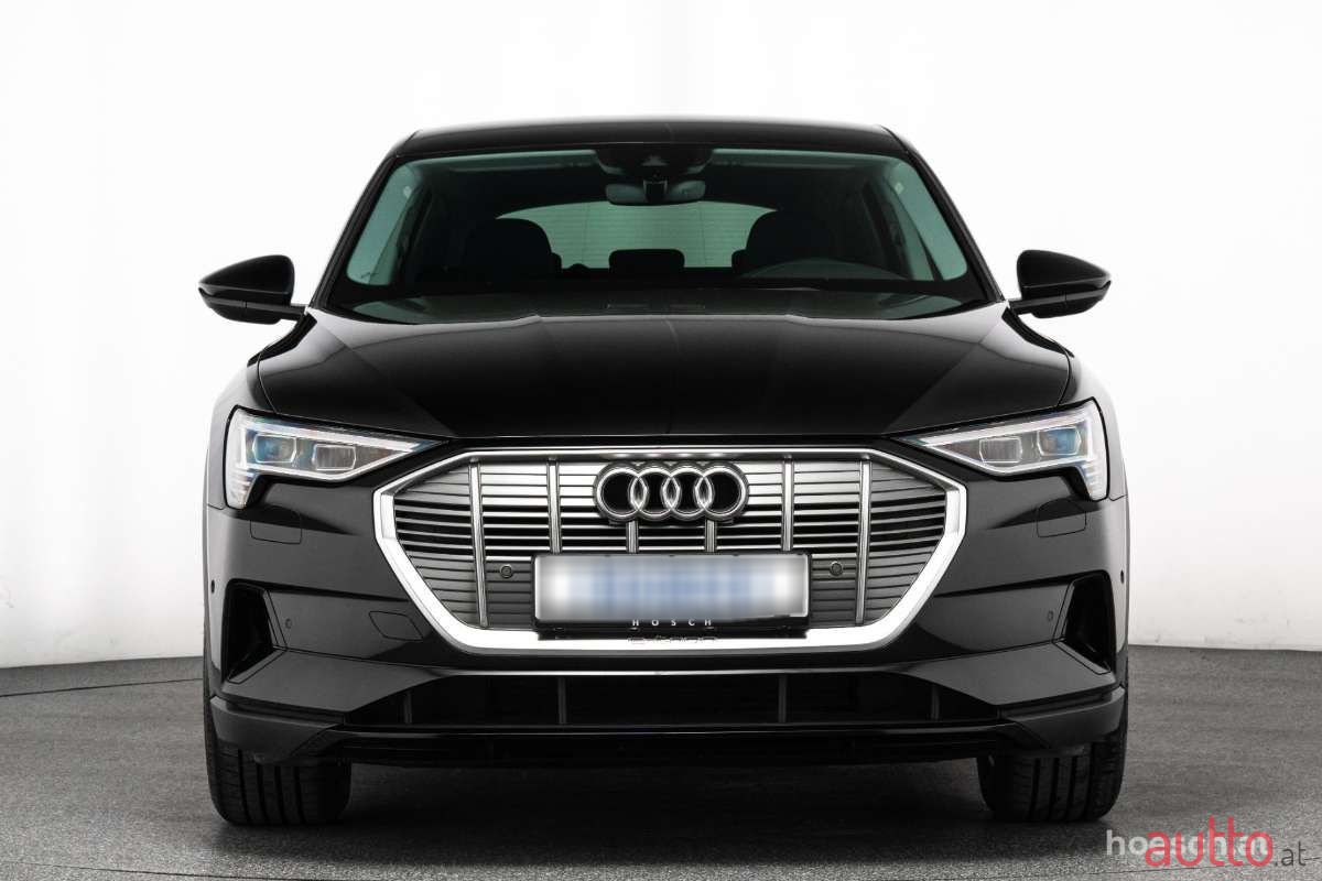 2022' Audi e-tron photo #2