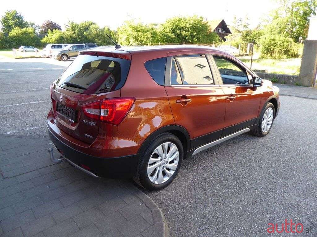 2018' Suzuki SX4 photo #5