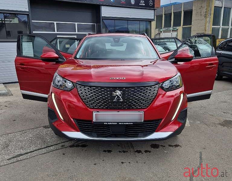 2020' Peugeot 2008 photo #5