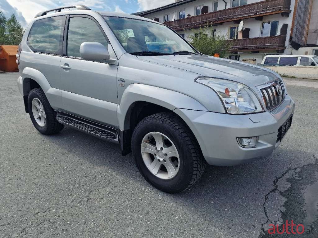 2004' Toyota Land Cruiser photo #2