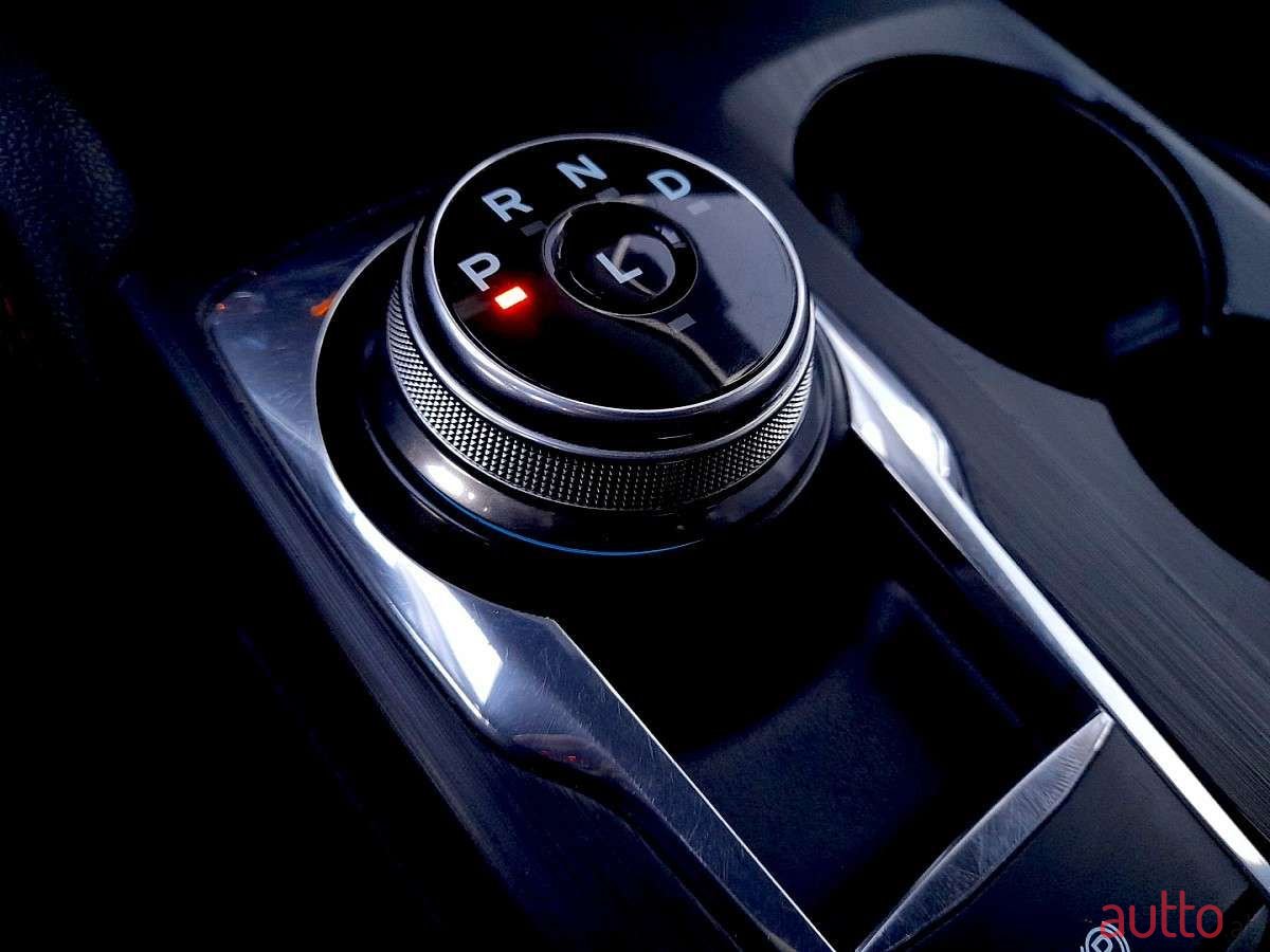 2020' Ford Kuga photo #6