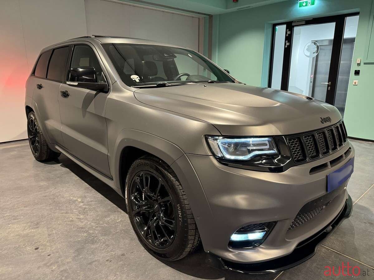 2019' Jeep Grand Cherokee photo #3