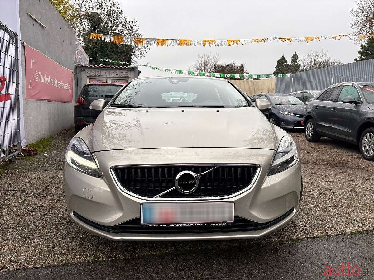 2017' Volvo V40 photo #1