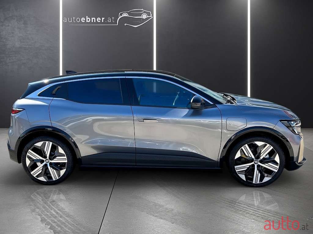 2023' Renault Megane photo #4