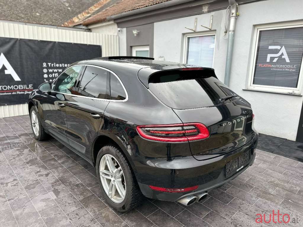 2016' Porsche Macan photo #2