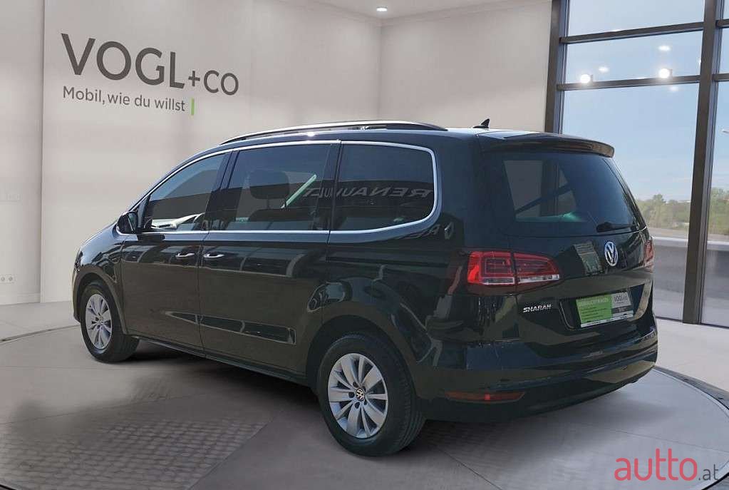 2017' Volkswagen Sharan photo #3