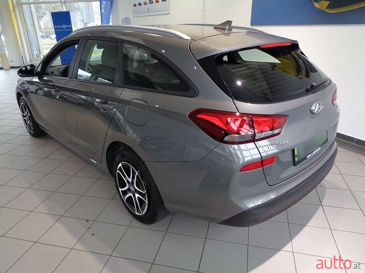 2020' Hyundai i30 photo #5