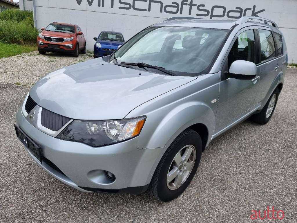 2007' Mitsubishi Outlander photo #3