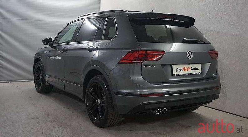 2018' Volkswagen Tiguan photo #1
