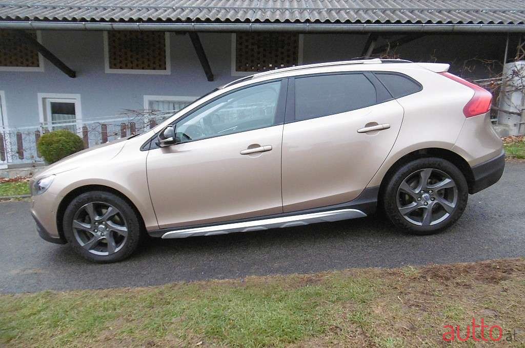 2013' Volvo V40 photo #4