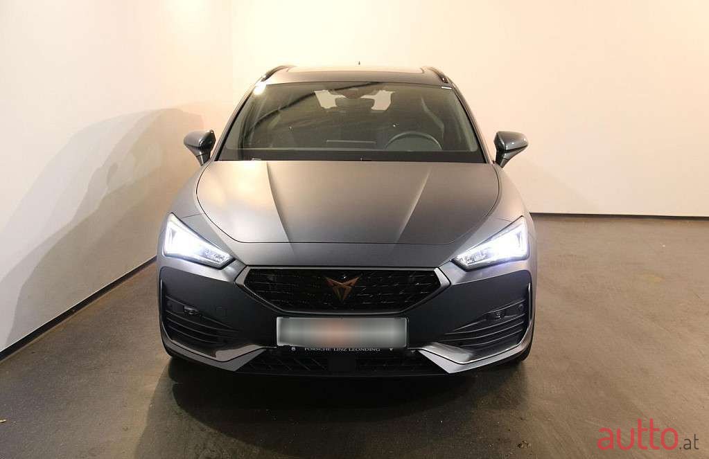 2022' Cupra Leon photo #3