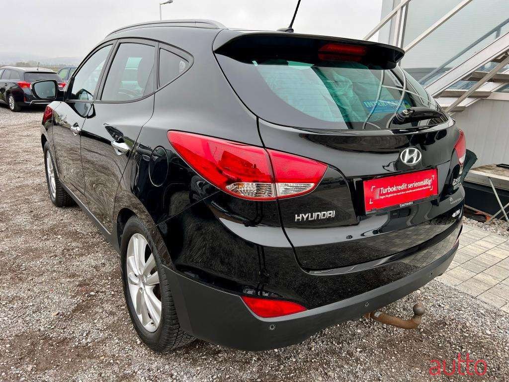 2011' Hyundai ix35 photo #3