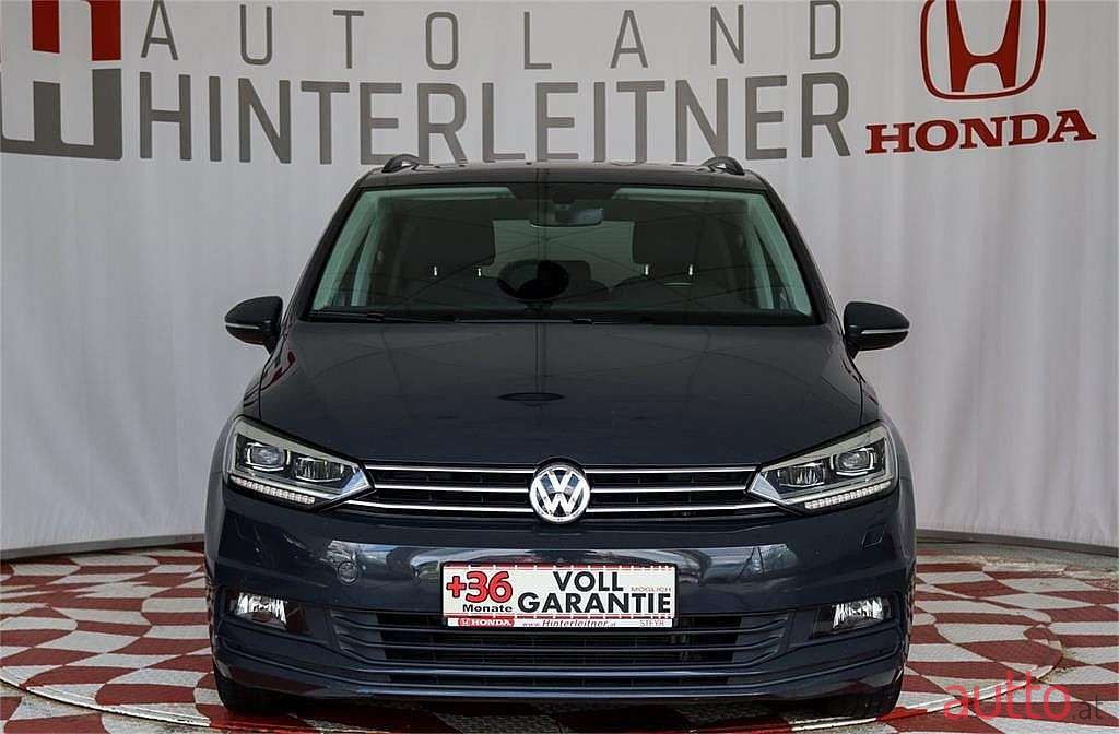 2018' Volkswagen Touran photo #6