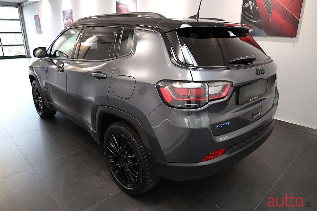 2023' Jeep Compass photo #4