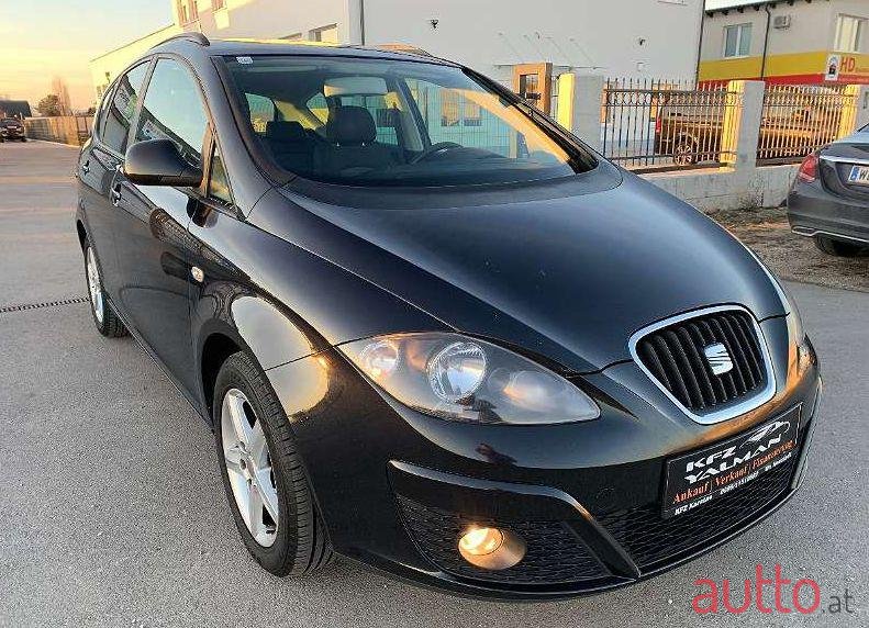 2011' SEAT Altea Xl photo #1