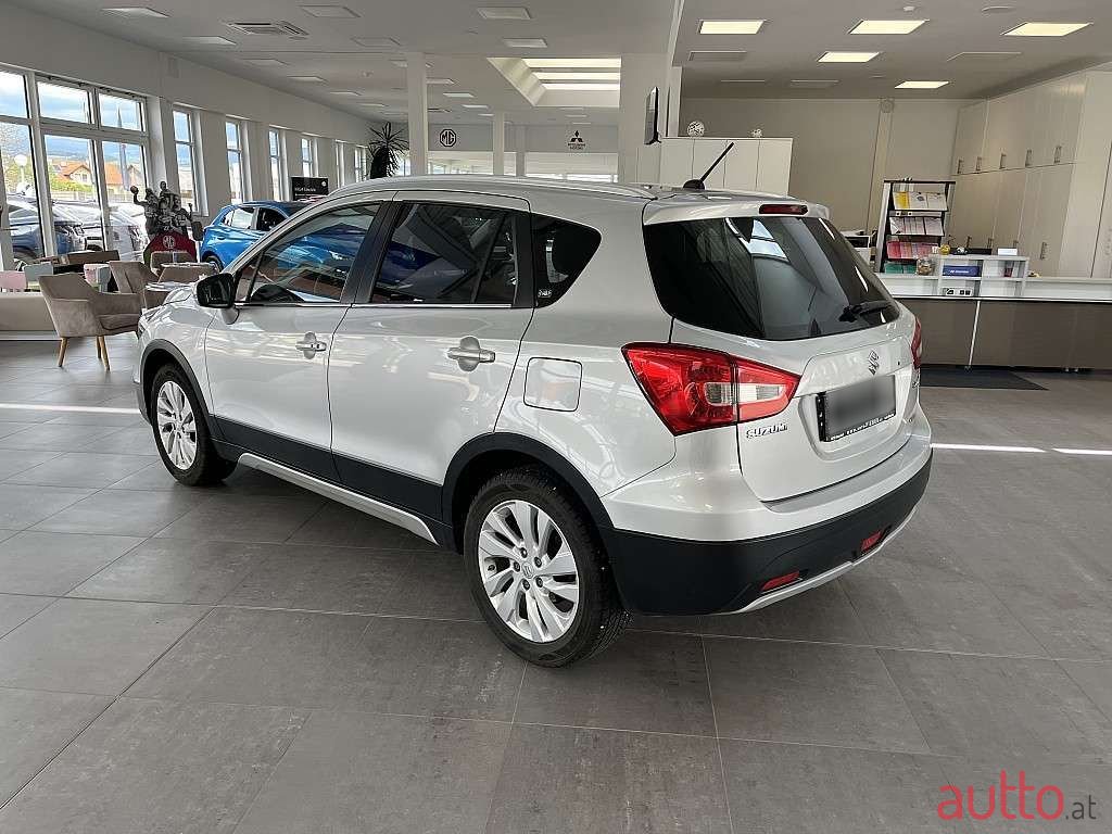 2020' Suzuki SX4 S-Cross photo #3