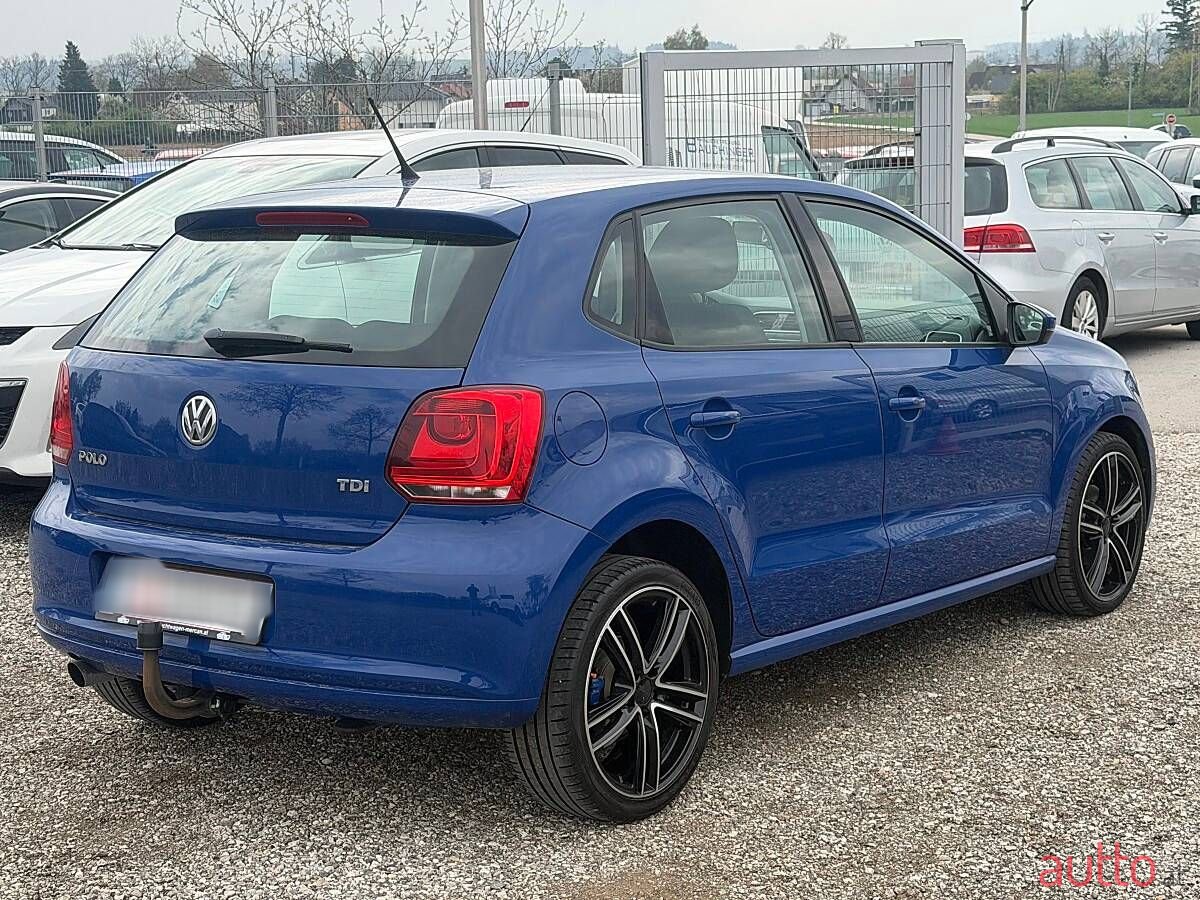 2010' Volkswagen Polo photo #4