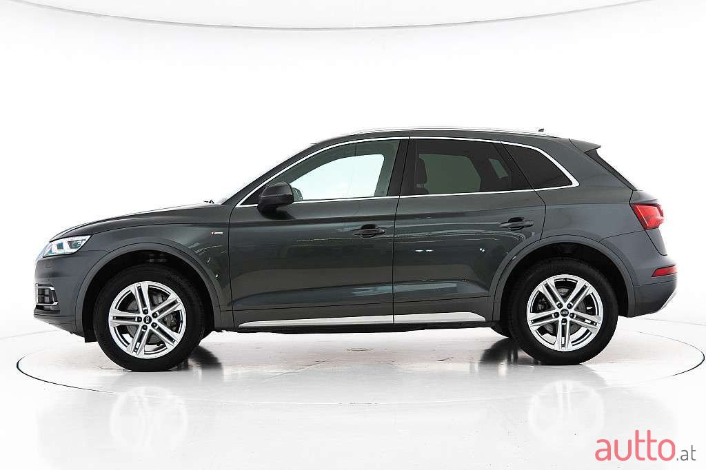 2020' Audi Q5 photo #2