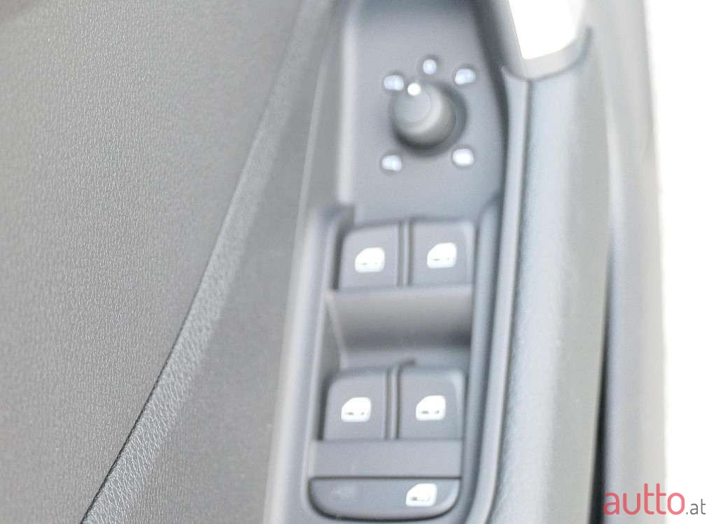 2022' Audi Q2 photo #4