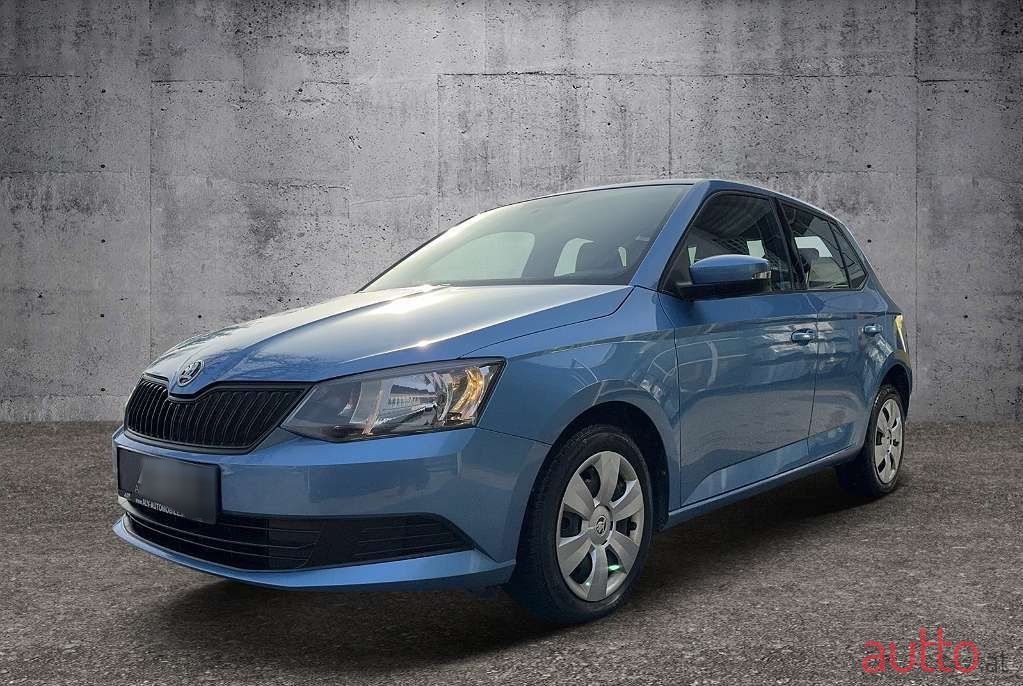 2015' Skoda Fabia photo #2