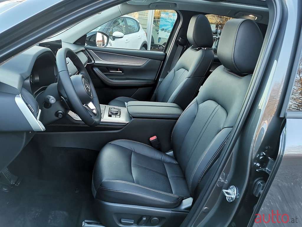 2023' Mazda CX-60 photo #2