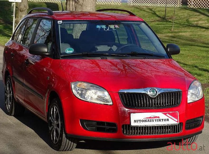 2009' Skoda Fabia photo #1