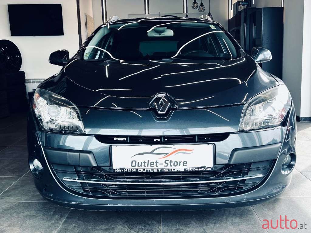 2010' Renault Megane photo #2