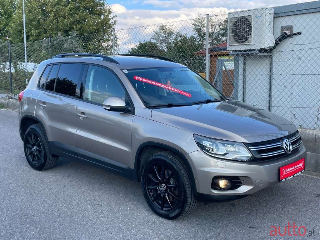 2012' Volkswagen Tiguan photo #4