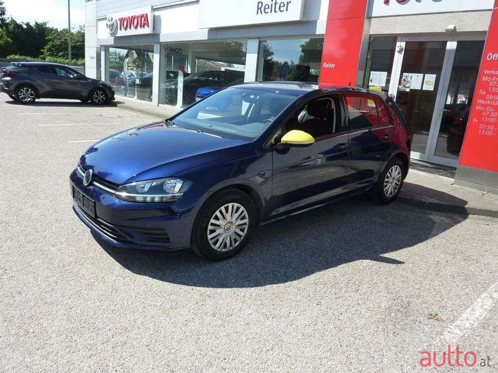 2018' Volkswagen Golf photo #2