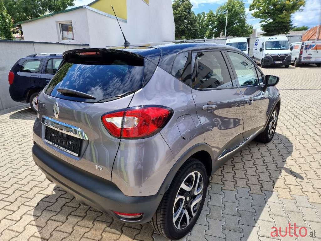 2016' Renault Captur photo #6
