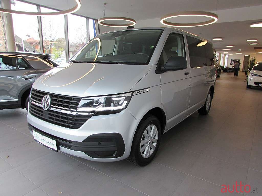 2022' Volkswagen Multivan photo #2