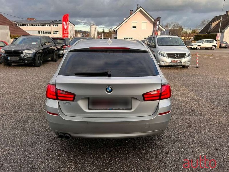 2011' BMW 5Er-Reihe photo #6