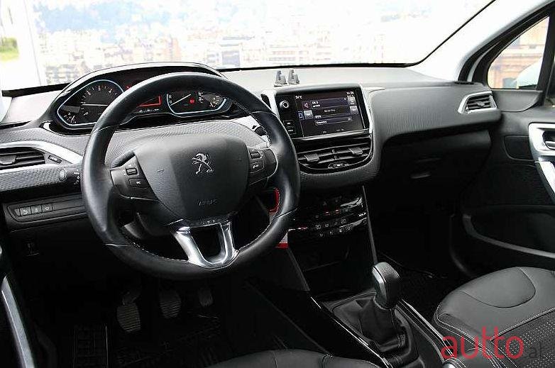 2016' Peugeot 2008 photo #4