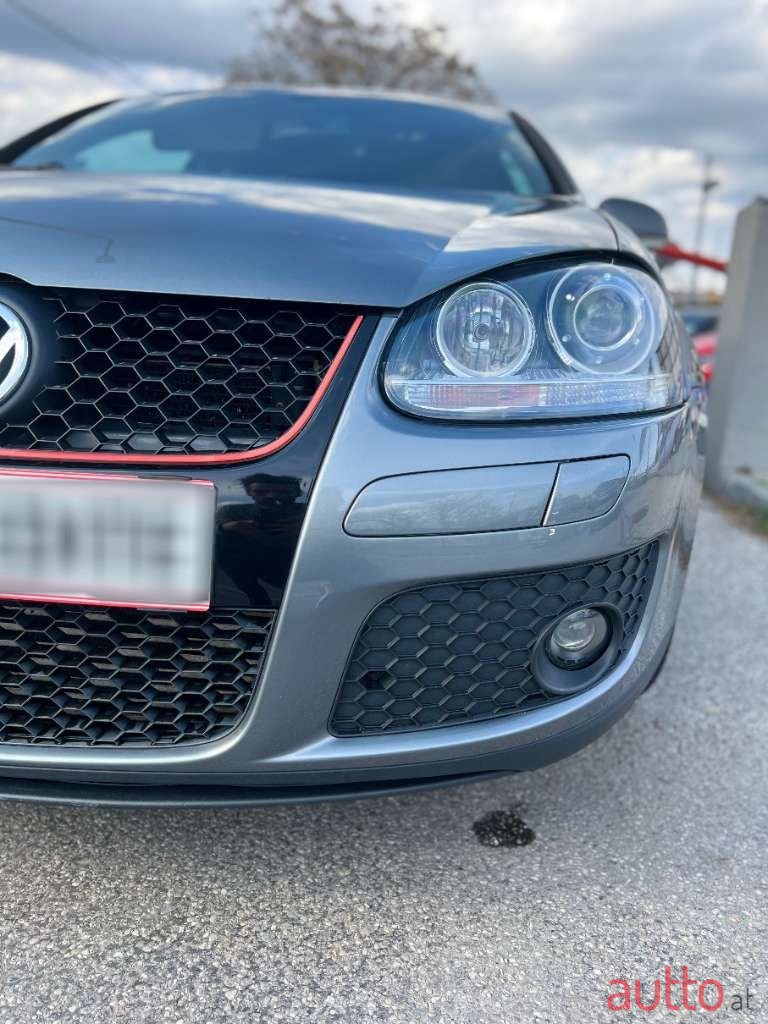 2005' Volkswagen Golf photo #5