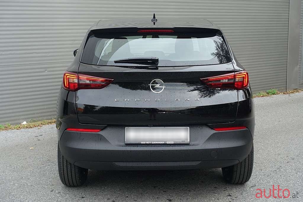 2022' Opel Grandland X photo #3