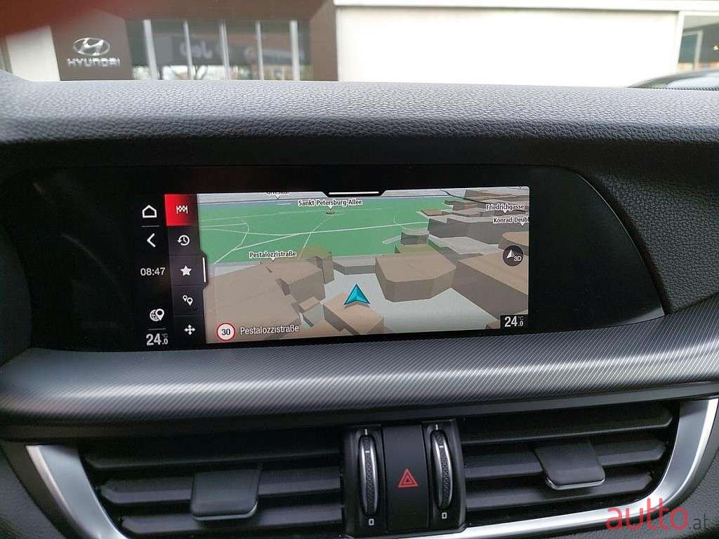 2024' Alfa Romeo Stelvio photo #3