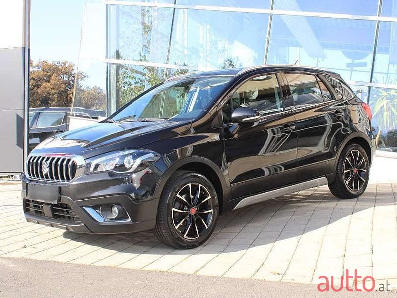 2019' Suzuki SX4 photo #1