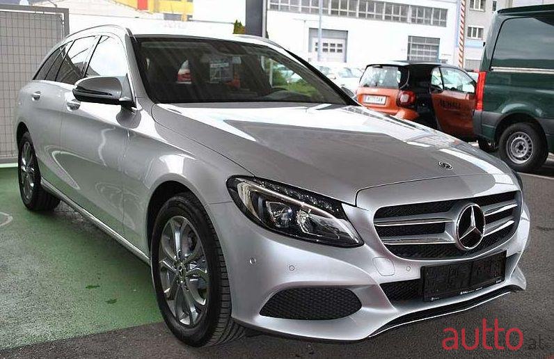 2019' Mercedes-Benz C-Klasse photo #2