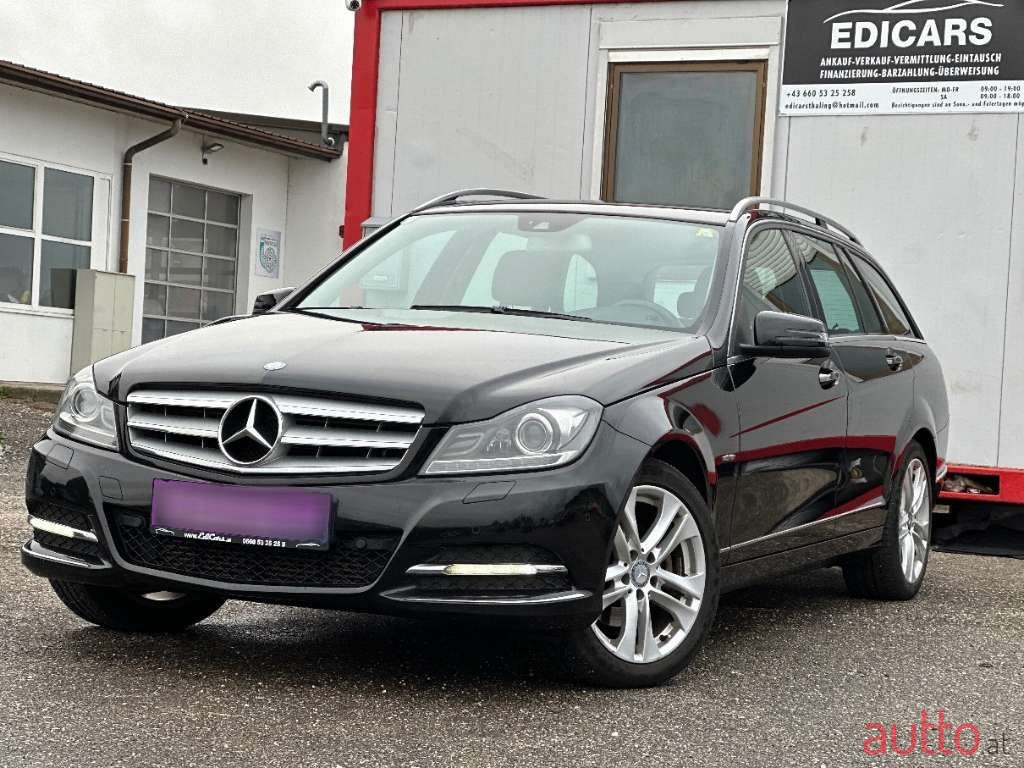 2011' Mercedes-Benz C-Klasse photo #1