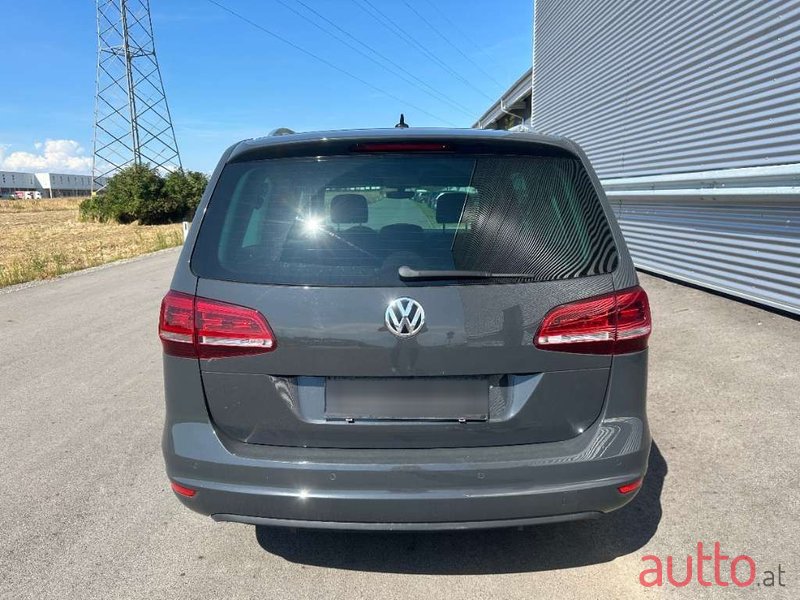 2018' Volkswagen Sharan photo #5