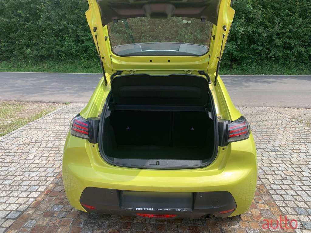 2024' Peugeot 208 photo #5